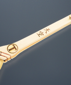 天空　隅切用　筋違　白毛　8号　＃最高級の山羊毛をふんだんに使用した、ダメ込み刷毛の最高峰。 筋違より玉厚が薄く、頭上などの見にくい箇所の塗装に高い作業性を発揮するタイプです。＃大塚刷毛　＃隅切り