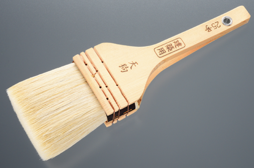天狗　建築用　平　白　＃馬と山羊の毛を使用した、腰感のある刷毛です。玉厚がより厚く、膜厚が必要な場合に最適です。#大塚刷毛