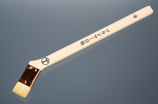 プライマー目地　筋違　白　22ミリ　＃細かいところもきれいに塗れる小回りのきく便利な刷毛。 幅が短く毛丈が長いタイプの刷毛で、深い凹部や奥まった箇所の塗装に適しているタイプです。#大塚刷毛