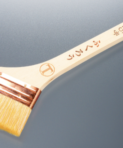 Alternative view of ふくろう 胴巻 筋違 白毛 #作業性と耐久性を両立。強いコシがあり、優れた塗料含みと伸びを実現させた弱溶剤系塗料向け万能刷毛。長時間の使用でも毛のまとまりが持続するため、入隅やダメ込み作業に最適。 筋違より玉厚が薄く、頭上などの見にくい箇所の塗装に高い作業性を発揮するタイプです。#大塚刷毛