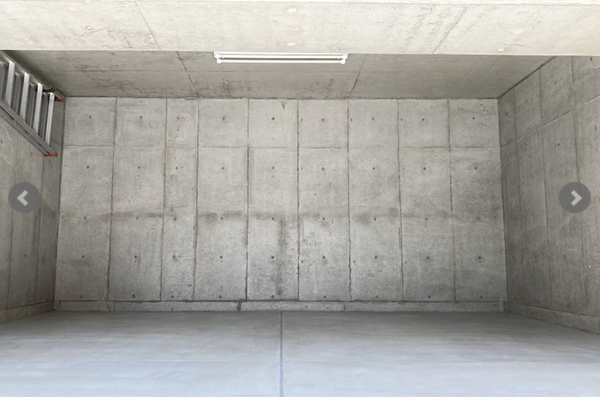 ガレージ＆ウォール